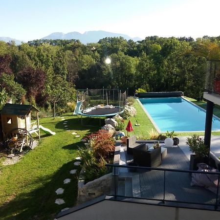 Chambres, Cuisine, Piscine, Spa, Billards, Airhockey, Nature Fillinges 外观 照片